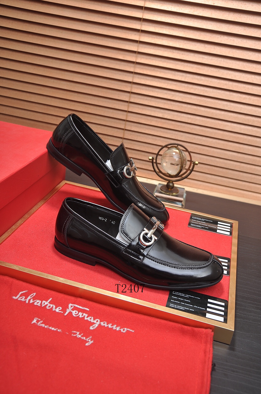 Ferragamo sz38-44 607